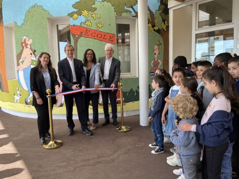 Stéphanie De Freitas, Maire-adjointe déléguée à la Petite enfance et aux Affaires scolaires et périscolaires, Arnaud de Bourrousse, maire de Carrières-sur Seine, Nicole Bristol, Maire de Montesson et Serge Casseris, Maire de Mesnil le Roi.