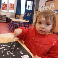 Relais Petite Enfance : Activité motricité fine en janvier 2023