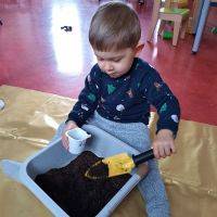 Relais Petite Enfance : Activité jardinage - semis en mars 2023