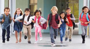 enfants devant école